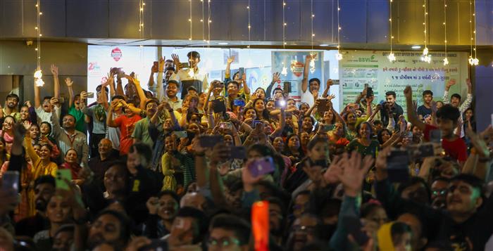 24 फरवरी, 2024 को गुजरात पहुंचने पर जामनगर के लोगों द्वारा प्रधानमंत्री श्री नरेन्द्र मोदी का भव्य स्वागत किया गया।