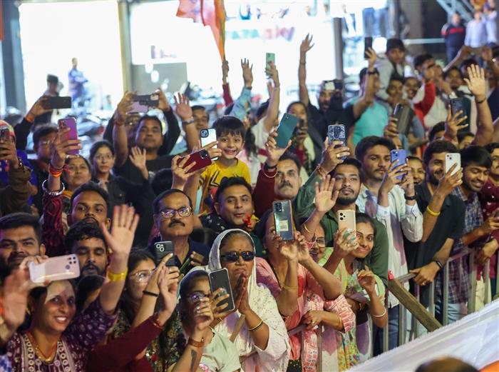 24 फरवरी, 2024 को गुजरात पहुंचने पर जामनगर के लोगों द्वारा प्रधानमंत्री श्री नरेन्द्र मोदी का भव्य स्वागत किया गया।