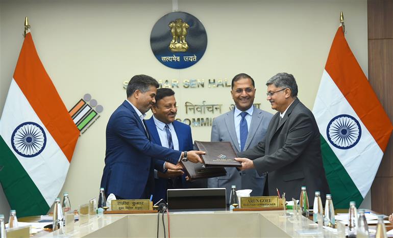 मुख्य निर्वाचन आयुक्त श्री अरुण गोयल और चुनाव आयुक्त श्री अरुण गोयल की उपस्थिति में 26 फरवरी, 2026 को नई दिल्ली में दो प्रमुख संगठनों, भारतीय बैंक संघ (आईबीए) और डाक विभाग (डीओपी) के साथ एक समझौता ज्ञापन (एमओयू) पर हस्ताक्षर किए गए।