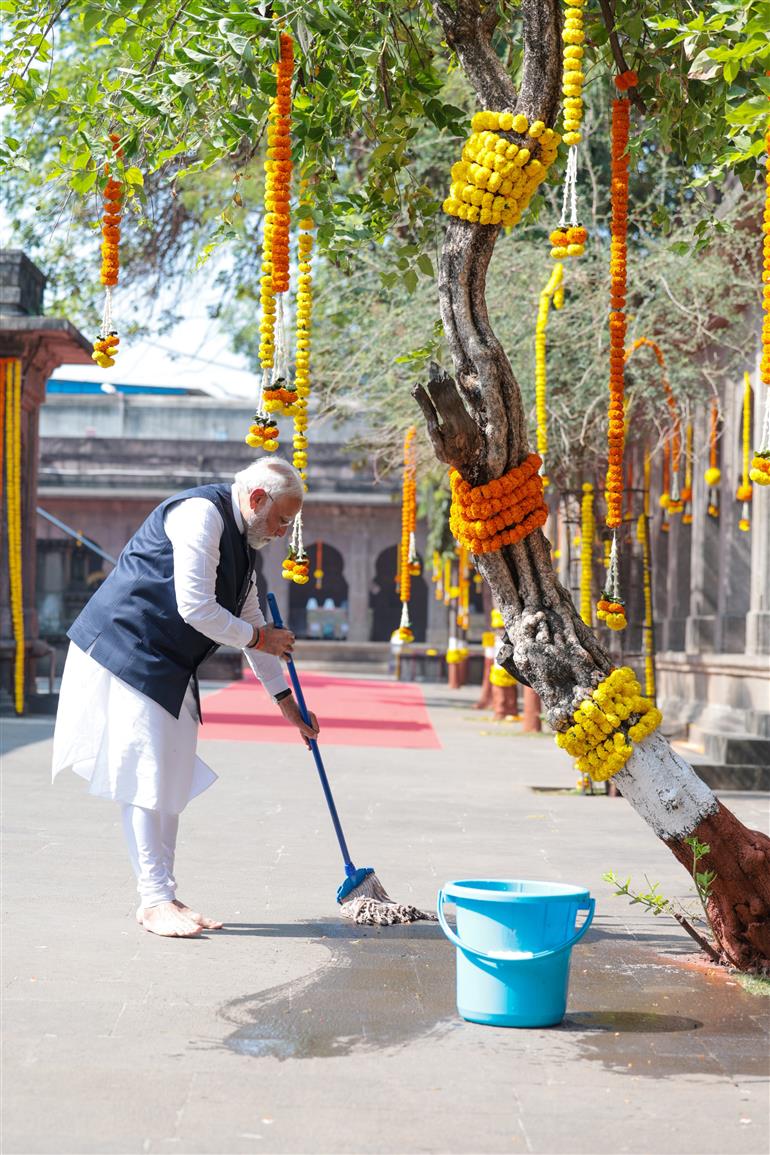 PM undertakes Swachhata drive at Shree Kala Ram Mandir in Nashik, Maharashtra on January 12, 2024.