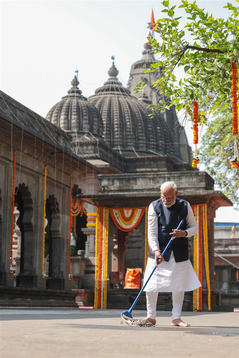 PM undertakes Swachhata drive at Shree Kala Ram Mandir in Nashik, Maharashtra on January 12, 2024.