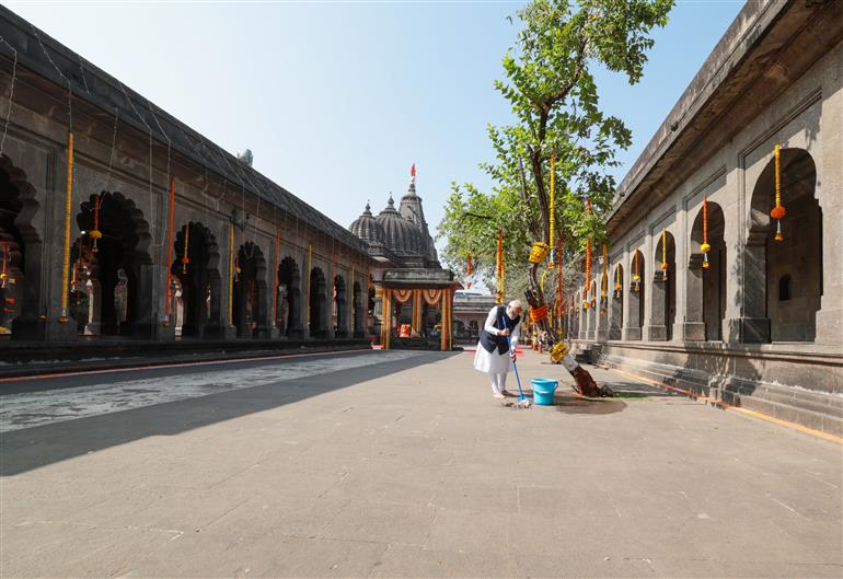 PM undertakes Swachhata drive at Shree Kala Ram Mandir in Nashik, Maharashtra on January 12, 2024.