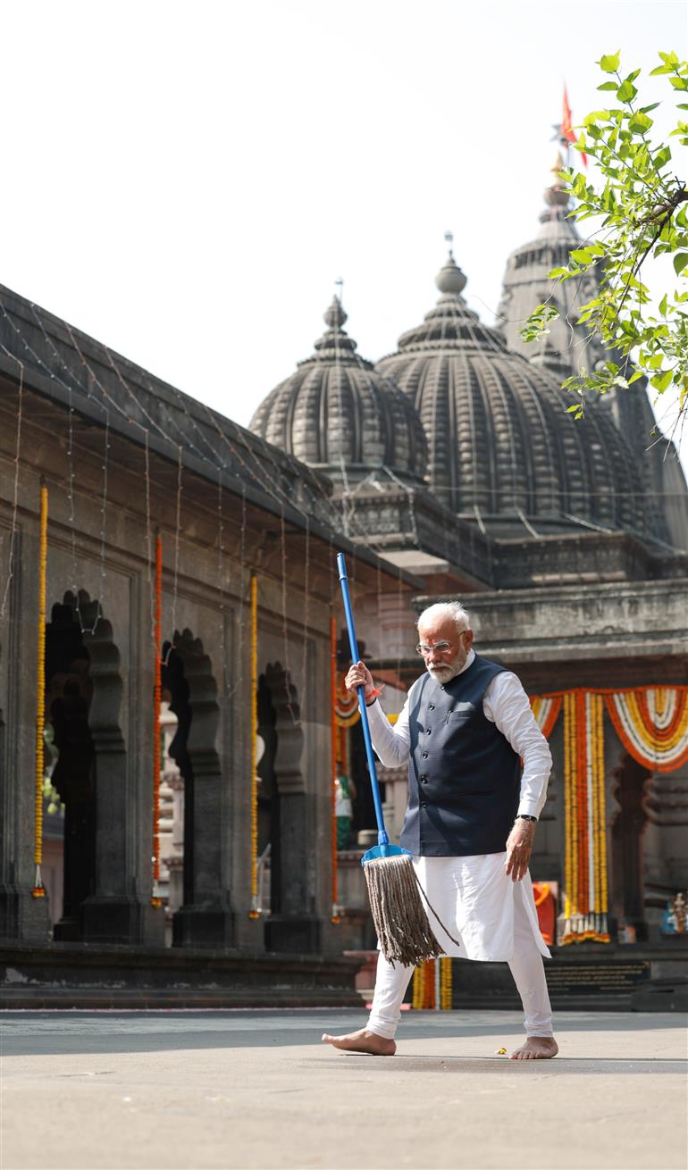 PM undertakes Swachhata drive at Shree Kala Ram Mandir in Nashik, Maharashtra on January 12, 2024.