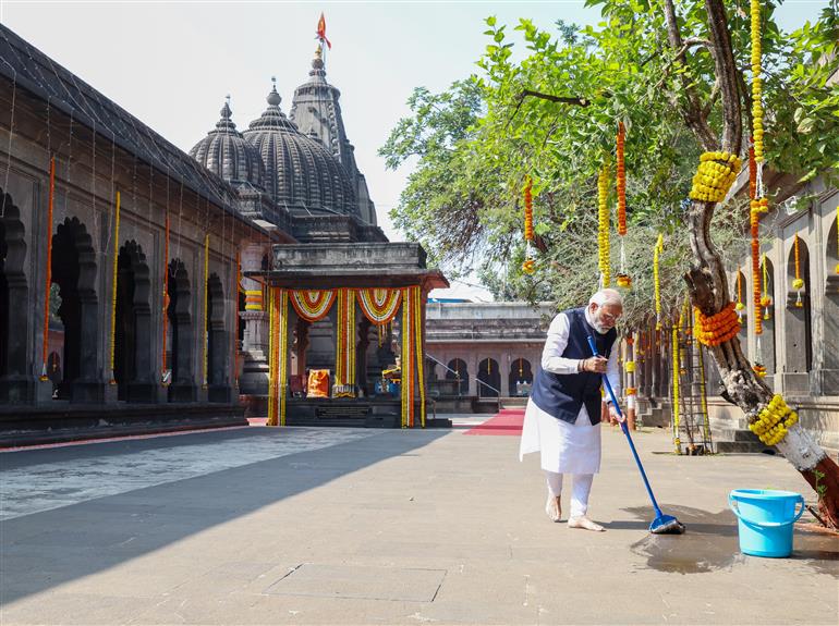 PM undertakes Swachhata drive at Shree Kala Ram Mandir in Nashik, Maharashtra on January 12, 2024.