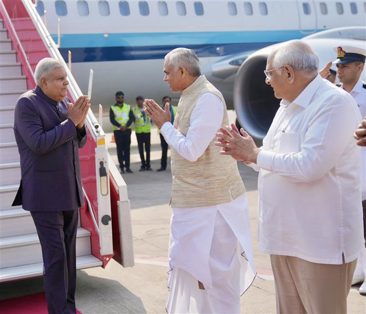 The Vice President, Shri Jagdeep Dhankhar and Dr Sudesh Dhankhar being welcomed by Shri Acharya Devvrat, Governor of Gujarat, Shri Bhupendra Patel, Chief Minister of Gujarat, Shri Jagdish Vishwakarma, Minister, Government of Gujarat and other dignitaries on their arrival in Ahmedabad, Gujarat on January 19, 2024.