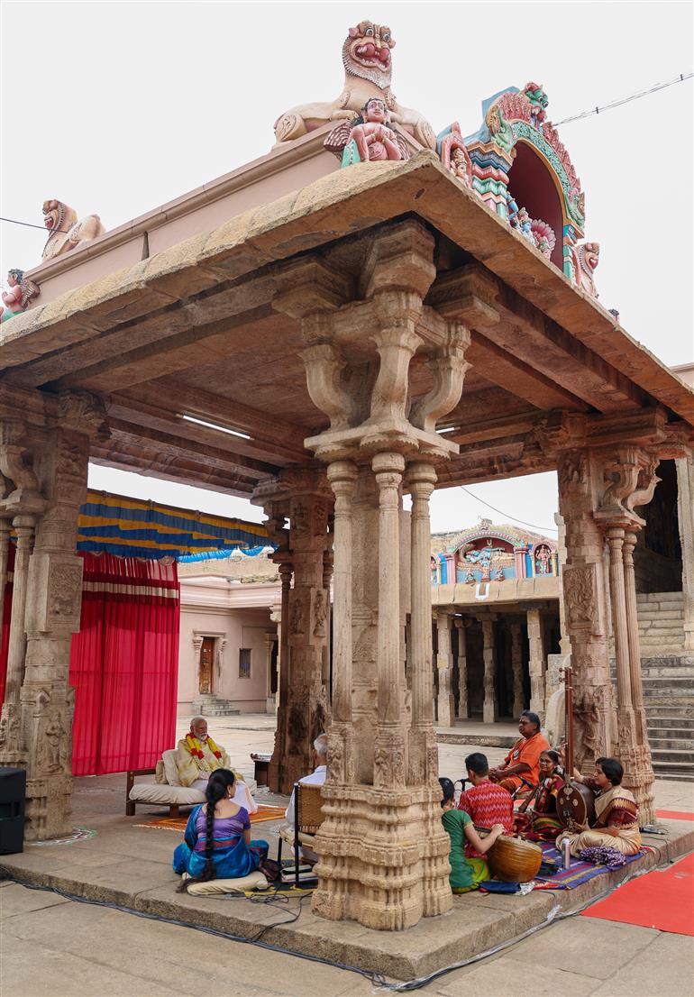 20 जनवरी, 2024 को तमिलनाडु के तिरुचिरापल्ली में श्री रंगनाथस्वामी मंदिर में प्रधानमंत्री श्री नरेन्द्र मोदी।