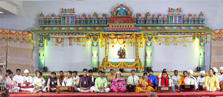 20 जनवरी, 2024 को तमिलनाडु के रामेश्वरम में श्री अरुलमिगु रामनाथस्वामी मंदिर में प्रधानमंत्री श्री नरेन्द्र मोदी।
