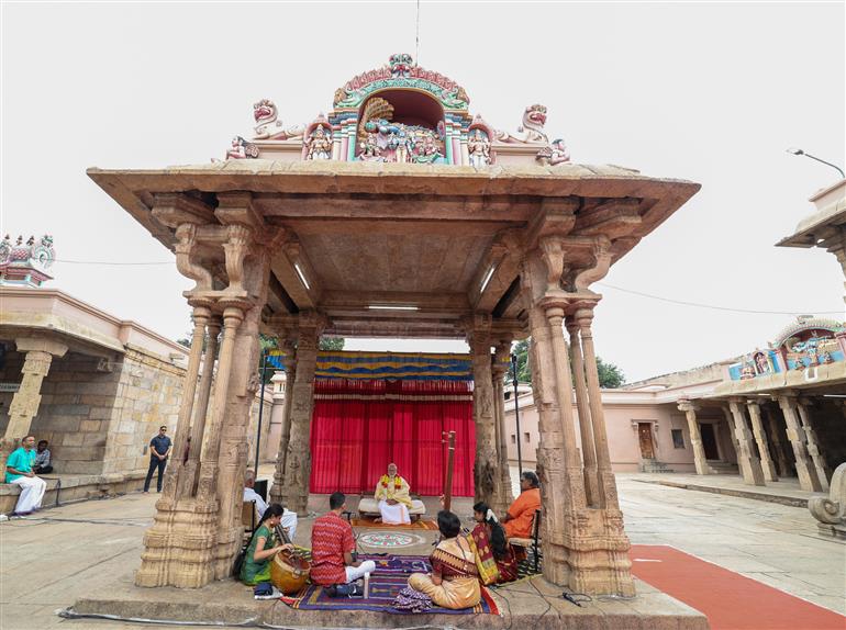 20 जनवरी, 2024 को तमिलनाडु के तिरुचिरापल्ली में श्री रंगनाथस्वामी मंदिर में प्रधानमंत्री श्री नरेन्द्र मोदी।