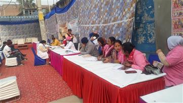 Medical Camp during Viksit Bharat Sankalp Yatra program at Near Baankura Public School, 41 Feet Rd, Tomar Colony, Burari, in New Delhi on January 23, 2024.