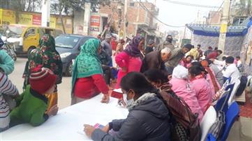 Medical Camp during Viksit Bharat Sankalp Yatra program at Near Baankura Public School, 41 Feet Rd, Tomar Colony, Burari, in New Delhi on January 23, 2024.