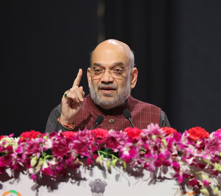 केंद्रीय गृह और सहकारिता मंत्री श्री अमित शाह 30 जनवरी, 2024 को नई दिल्ली में सभी राज्यों और केंद्रशासित प्रदेशों में एआरडीबी और आरसीएस कार्यालयों के लिए कम्प्यूटरीकरण योजना के उद्घाटन अवसर पर संबोधित करते हुए।