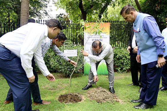 The Minister of State for Science & Technology (Independent Charge), Earth Sciences (Independent Charge), Prime Minister’s Office, Personnel, Public Grievances & Pensions, Atomic Energy and Space, Dr. Jitendra Singh planting a sapling at National Media Centre, in New Delhi on July 01, 2024. 