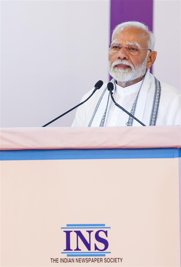 प्रधानमंत्री श्री नरेन्द्र मोदी 13 जुलाई, 2024 को मुंबई, महाराष्ट्र में इंडियन न्यूजपेपर सोसाइटी (आईएनएस) टावर्स का उद्घाटन करने के अवसर पर संबोधित करते हुए।