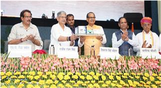 The Union Minister of Agriculture and Farmers Welfare and Rural Development, Shri Shivraj Singh Chouhan released 25 varieties of crops and dedicated some products to farmers also released Vaccine kits for animal and fisheries along with these various products made from crop waste during the occasion of the 96th Foundation and Technology Day 2024 celebrations of the Indian Council of Agricultural Research (ICAR) at Bharat Ratna C. Subramanian Convention Center, NASC Complex, in New Delhi on July 16, 2024.