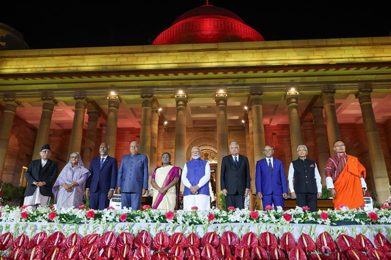 The President, Smt Droupadi Murmu, the Vice President, Shri Jagdeep Dhankhar, PM and other dignitaries after the Swearing-in Ceremony at Rashtrapati Bhavan, in New Delhi on June 09, 2024.