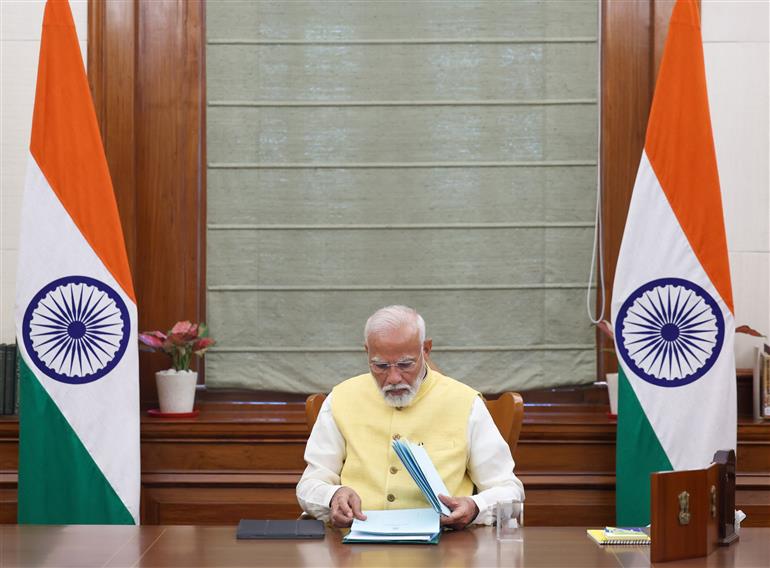 प्रधानमंत्री श्री नरेन्द्र मोदी ने 10 जून 2024 को नई दिल्ली के साउथ ब्लॉक में भारत के प्रधानमंत्री का पदभार ग्रहण किया।