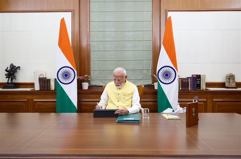 प्रधानमंत्री श्री नरेन्द्र मोदी ने 10 जून 2024 को नई दिल्ली के साउथ ब्लॉक में भारत के प्रधानमंत्री का पदभार ग्रहण किया।