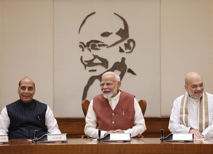 प्रधानमंत्री श्री नरेन्द्र मोदी ने 10 जून 2024 को नई दिल्ली में पहली केंद्रीय कैबिनेट बैठक की अध्यक्षता की।