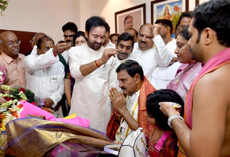 श्री भूपति राजू श्रीनिवास वर्मा ने 18 जून, 2024 को नई दिल्ली में इस्पात मंत्रालय के राज्य मंत्री के रूप में पदभार ग्रहण किया।