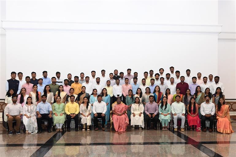 The President of India, Smt Droupadi Murmu in a group photograph with medical students and medical/non-medical consultants from different medical colleges of Maharashtra and Madhya Pradesh at Rashtrapati Bhavan, in New Delhi on March 04, 2024. 