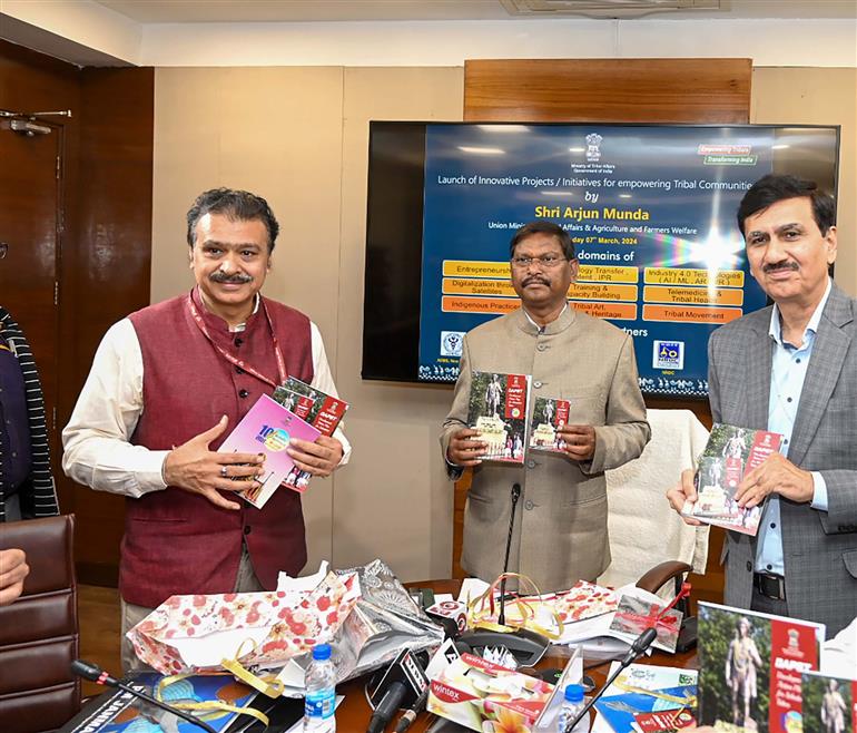 07 मार्च, 2024 को नई दिल्ली में कृषि क्षेत्र की चार प्रमुख पहलों के उद्घाटन अवसर पर केंद्रीय जनजातीय मामले और कृषि एवं किसान कल्याण मंत्री श्री अर्जुन मुंडा।