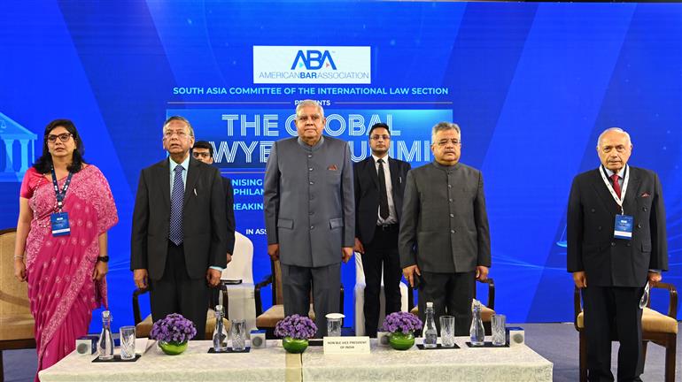 उपराष्ट्रपति और राज्यसभा के सभापति श्री जगदीप धनखड़ ने 28 मार्च, 2024 को नई दिल्ली में "अमेरिकन बार एसोसिएशन (एबीए) इंडिया कॉन्फ्रेंस 2024 - द ग्लोबल लॉयर्स समिट" में शिरकत की।