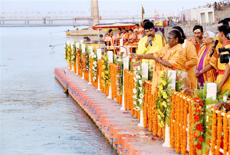 The President of India, Smt Droupadi Murmu attended Aarti at the ghat of river Saryu, in Ayodhya, Uttar Pradesh on May 01, 2024.