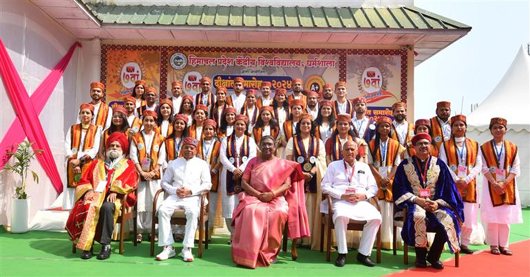 The President of India, Smt Droupadi Murmu in a group photograph during the 7th convocation of Central University of Himachal Pradesh at Dharamshala on May 06, 2024.