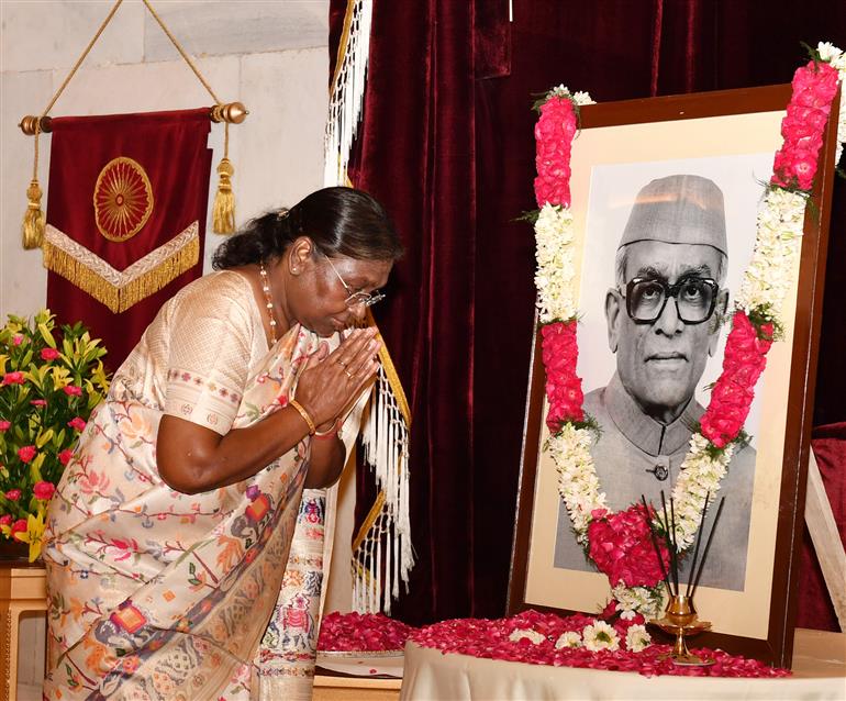 The President of India, Smt Droupadi Murmu paid floral tributes to former President of India, Shri Neelam Sanjiva Reddy on his birth anniversary at Rashtrapati Bhavan, in New Delhi on May 19, 2024.