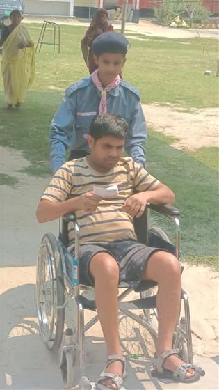 A Divyang voter at a polling booth during the 6th Phase of General Elections-2024 at Vaishali, in Bihar on May 25, 2024.