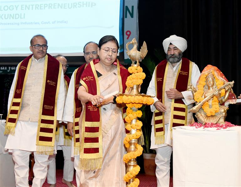 The Secretary, Ministry of Food Processing Industries, Smt Anita Praveen lighting the lamp at the Convocation Ceremony of NIFTEM in Kundli, Haryana on November 11, 2024.