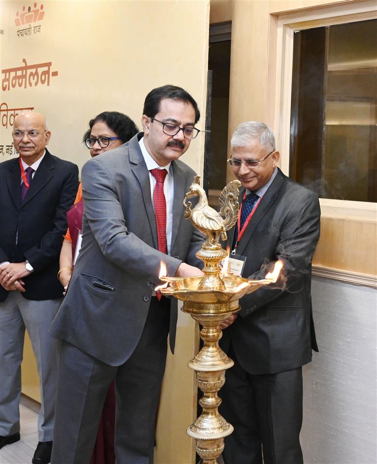 The Secretary, Ministry of Panchayati Raj, Shri Vivek Bharadwaj lighting the lamp during the meeting held on Finance Commissions’ Conclave - “Devolution to Development” at Vigyan Bhawan, in New Delhi on November 14, 2024.
