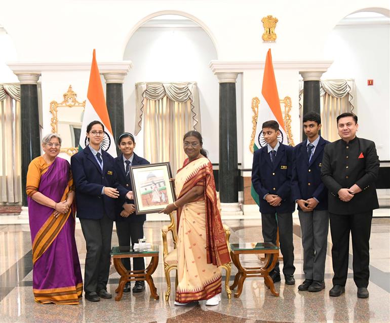 The President of India, Smt Droupadi Murmu meets Children from various schools and organisations on the occasion of Children’s Day at Rashtrapati Bhavan Cultural Centre, in New Delhi on November 14, 2024.