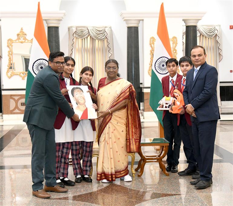 The President of India, Smt Droupadi Murmu meets Children from various schools and organisations on the occasion of Children’s Day at Rashtrapati Bhavan Cultural Centre, in New Delhi on November 14, 2024.
