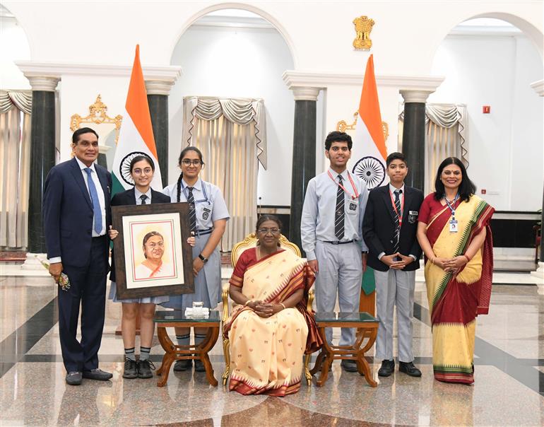 The President of India, Smt Droupadi Murmu meets Children from various schools and organisations on the occasion of Children’s Day at Rashtrapati Bhavan Cultural Centre, in New Delhi on November 14, 2024.