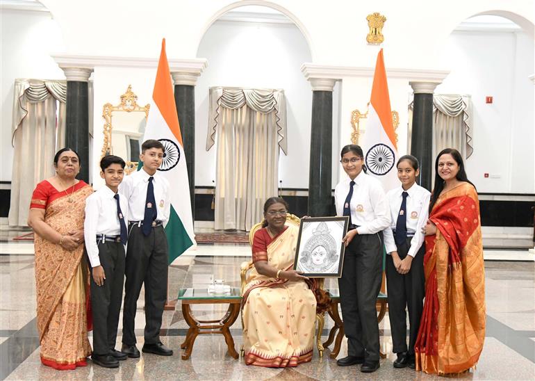 The President of India, Smt Droupadi Murmu meets Children from various schools and organisations on the occasion of Children’s Day at Rashtrapati Bhavan Cultural Centre, in New Delhi on November 14, 2024.
