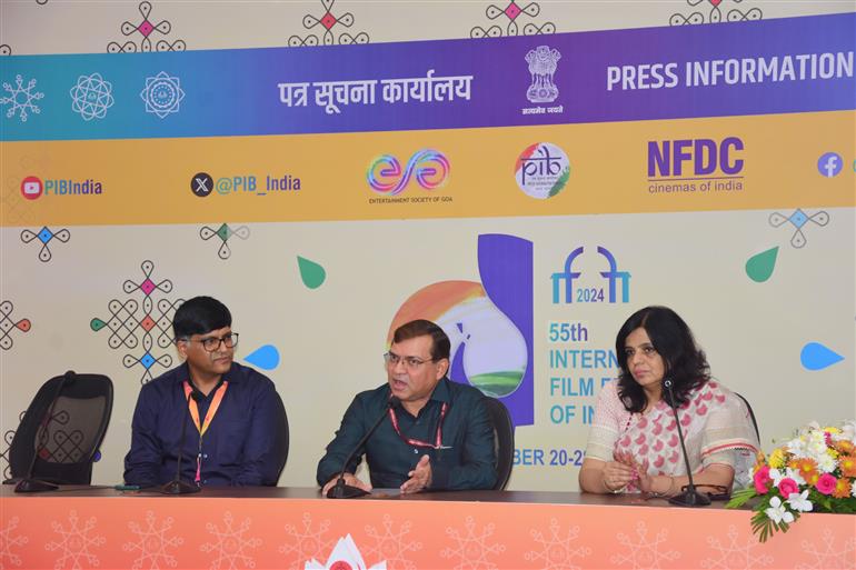 The Principal Director General, PIB, Shri Dhirendra Ojha interacting with the officials on the preparations for 55th IFFI, in Goa on November 21, 2024.