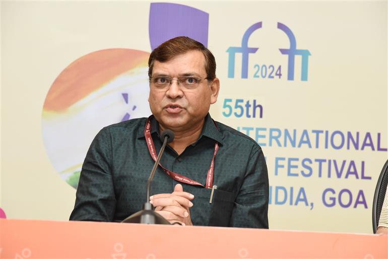 The Principal Director General, PIB, Shri Dhirendra Ojha interacting with the officials on the preparations for 55th IFFI, in Goa on November 21, 2024.