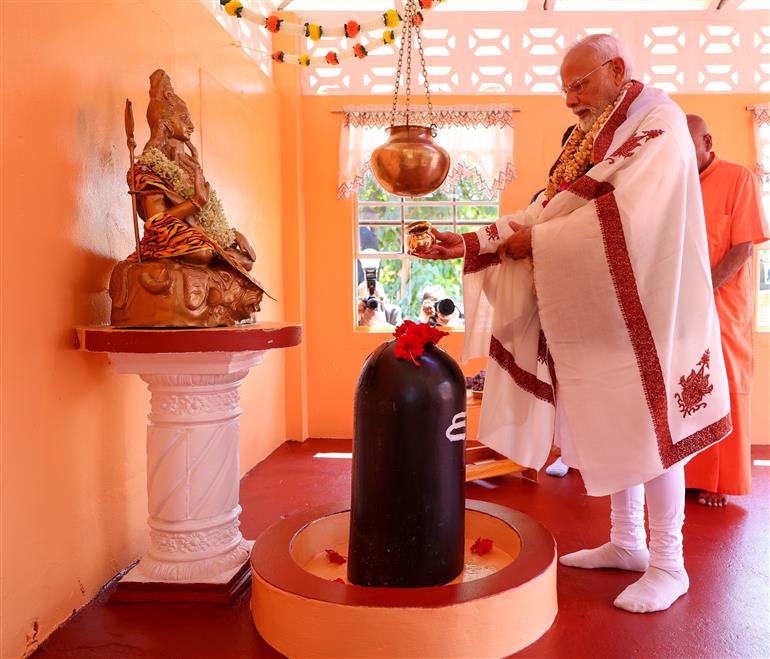 PM offers prayers at Saraswati Vidya Niketan School at Georgetown, in Guyana on November 21, 2024.