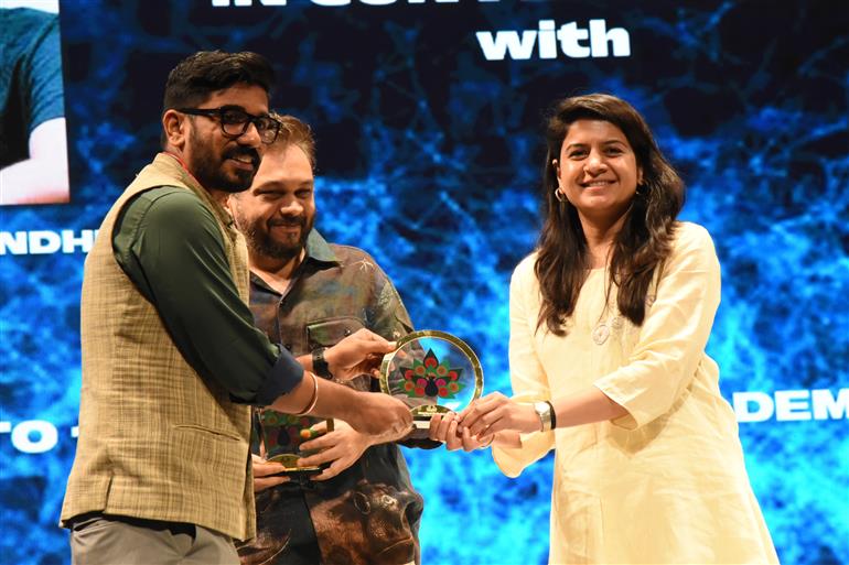 Smt Pragya Misra being felicitated during panel discussion on ‘Will Artificial Intelligence Alter Filmmaking Forever’ at 55th IFFI, in Goa on November 25, 2024. 