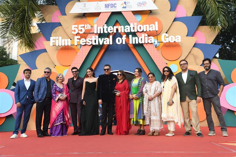 Boman Irani (Director/Actor/Producer), Vikesh Bhutani, Ankita Batra and Danesh Irani (Producer) along with Avinash Tiwary, Shreya Chaudhry, Puja Sarup (Actors) and Alexander Dinelaris Jr. (Writer) with Nikhil Madhok (Prime video) from the movie ‘The Mehta Boys’ attended the Red Carpet at the 55th IFFI, in Goa on November 25, 2024.