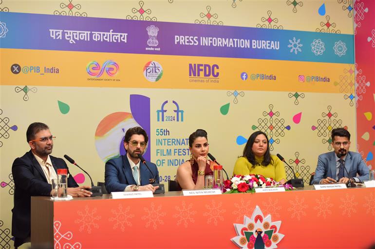 Shri Neil Nitin Mukesh (Actor) and Ms. Kirti Kulhari (Actress) along with other members from the movie ‘Hisaab Barabar’ attended Press Conference at 55th IFFI, in Goa on November 26, 2024.