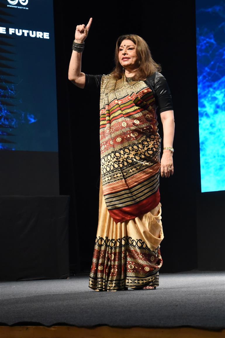 Smt. Kiran Joneja Sippy interacting during the Masterclass on ‘Youth and Cinema: Empowering Aspirants for a Creative Future’ at 55th IFFI 2024, in Goa on November 28, 2024.