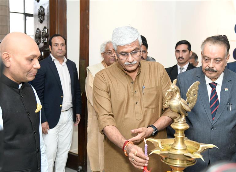 The Union Minister of Culture and Tourism, Shri Gajendra Singh Shekhawat lighting the lamp during the inauguration of ‘Shunyata’, an exhibition of paintings by Shri Abhay K. at Ajanta Hall of National Museum, in New Delhi on November 29, 2024.