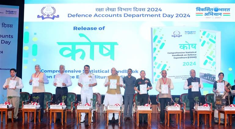 केंद्रीय रक्षा मंत्री श्री राजनाथ सिंह ने 01 अक्टूबर, 2024 को नई दिल्ली के भारत मंडपम में रक्षा लेखा विभाग (डीएडी) के 277वें वार्षिक दिवस समारोह में शिरकत की।