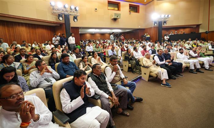 Gathering at Abhijat Marathi language program in Mumbai, Maharashtra on October 05, 2024. PM addressing on the occasion.
