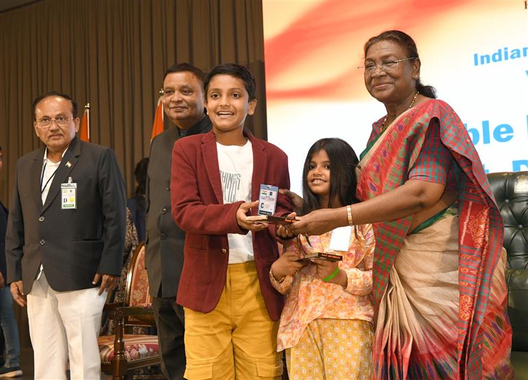 The President of India, Smt Droupadi Murmu graces an Indian Community Reception at Algiers, in Algeria on October 13, 2024.