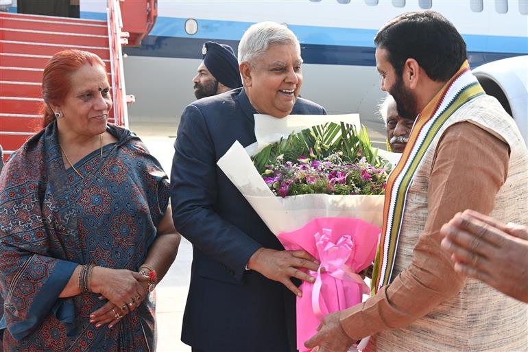 The Vice President of India, Shri Jagdeep Dhankhar and Dr Sudesh Dhankhar being welcomed by Shri Gulab Chand Kataria, Governor of Punjab, Shri Bandaru Dattatreya, Governor of Haryana, Shri Nayab Singh Saini, Chief Minister of Haryana, Shri Harpal Singh Cheema, Minister, Govt. of Punjab along with other dignitaries on their arrival, in Chandigarh on October 18, 2024.