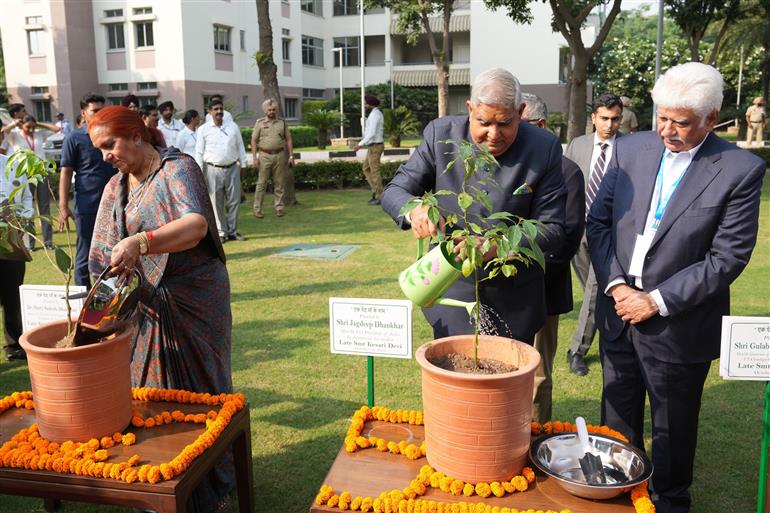 The Vice President of India, Shri Jagdeep Dhankhar and Dr. Sudesh Dhankhar planting saplings at the premises of Indian School of Business, Mohali, in Punjab on October 18, 2024.