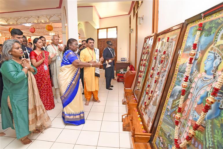 The President of India, Smt. Droupadi Murmu visited Shree Radha Krishna Mandir, in Malawi on October 19, 2024.